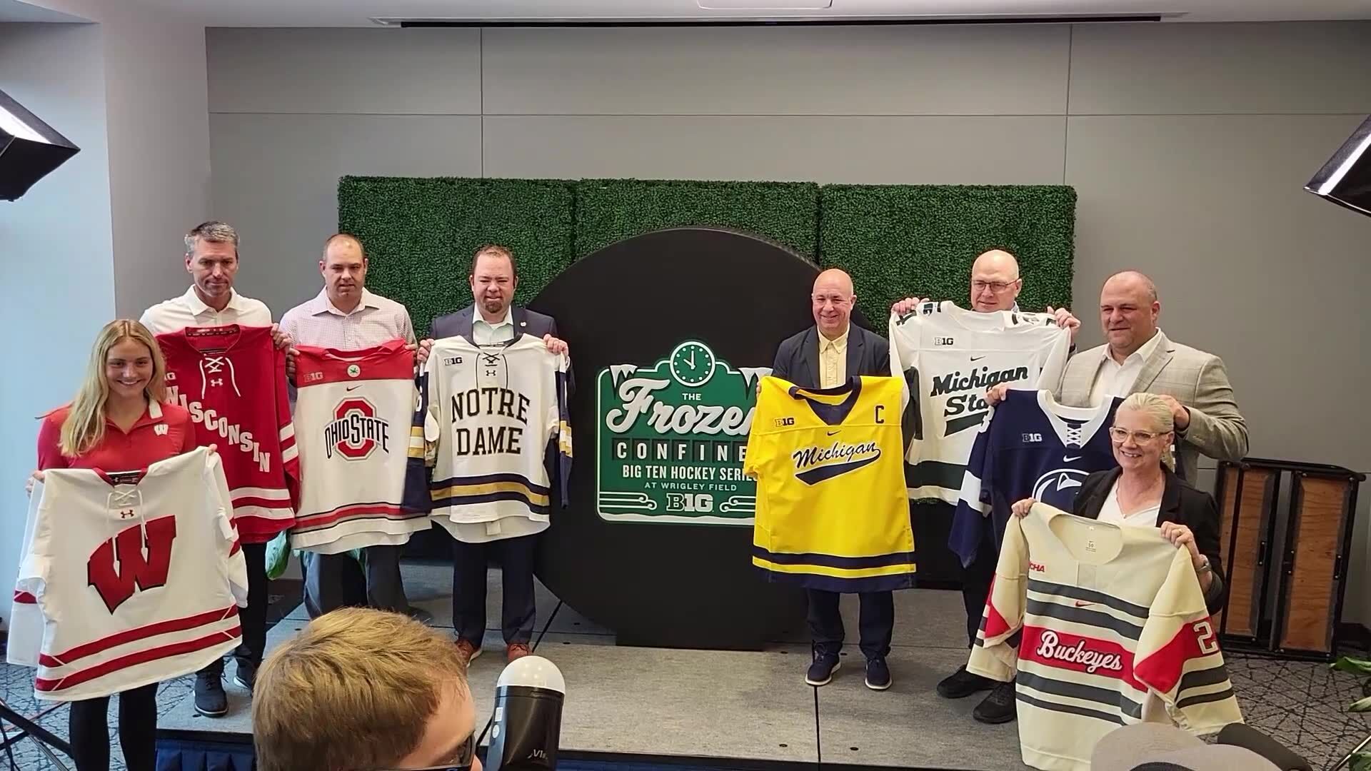 Wisconsin hockey players excited about skating at Wrigley Field